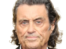 ian-mcshane-acteur-britannique-anglais-homme-brun-yeux-bleus-vieux-charisme-soixantaine-soixantenaire-2020-2020s