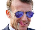 emmanuel-macron-lunettes-bleues-aviator-ray-ban-reflet-brigitte-shemale-bande-erection-bave-langue