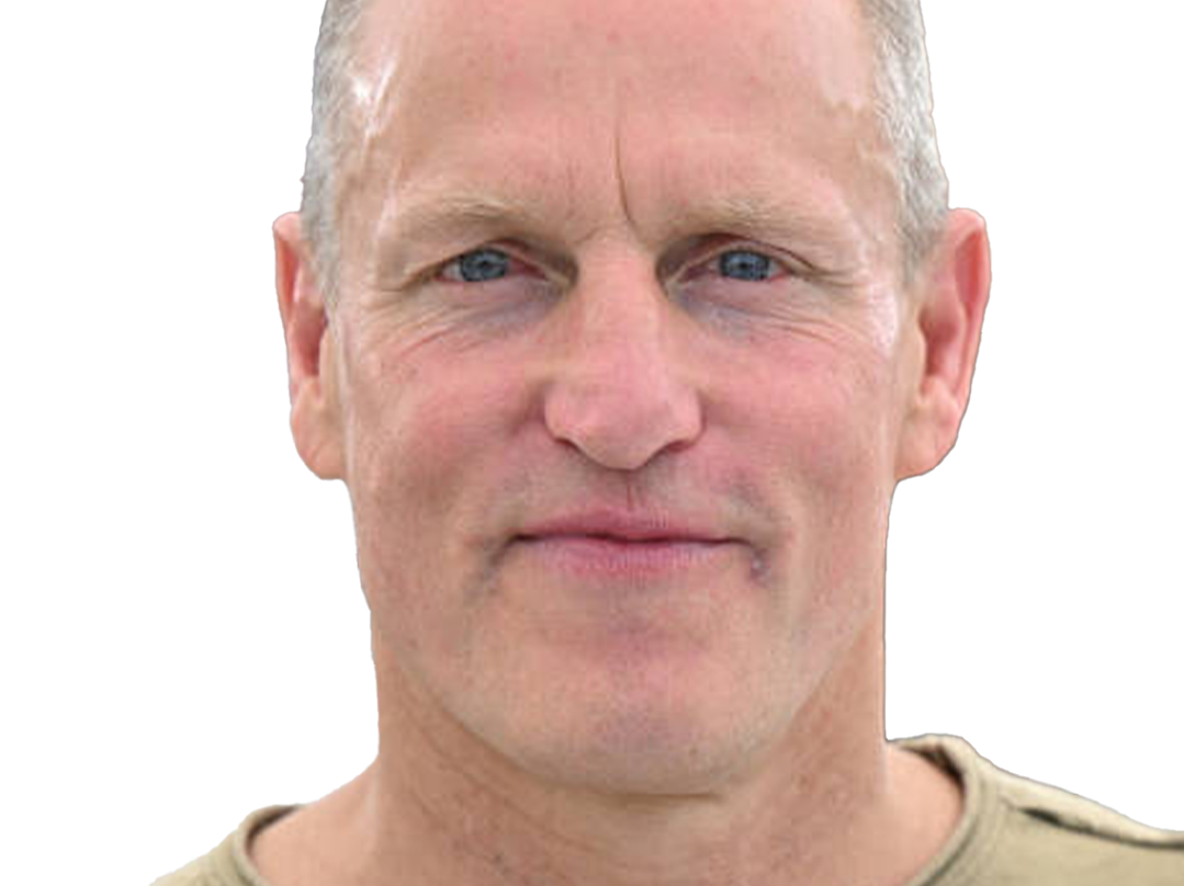 woody tracy harrelson acteur homme americain chauve cinquantaine cinquantenaire