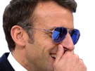 macron-lunettes-soleil-president-lrem-europe-guerre-for-sure-rire-sourire-zoom