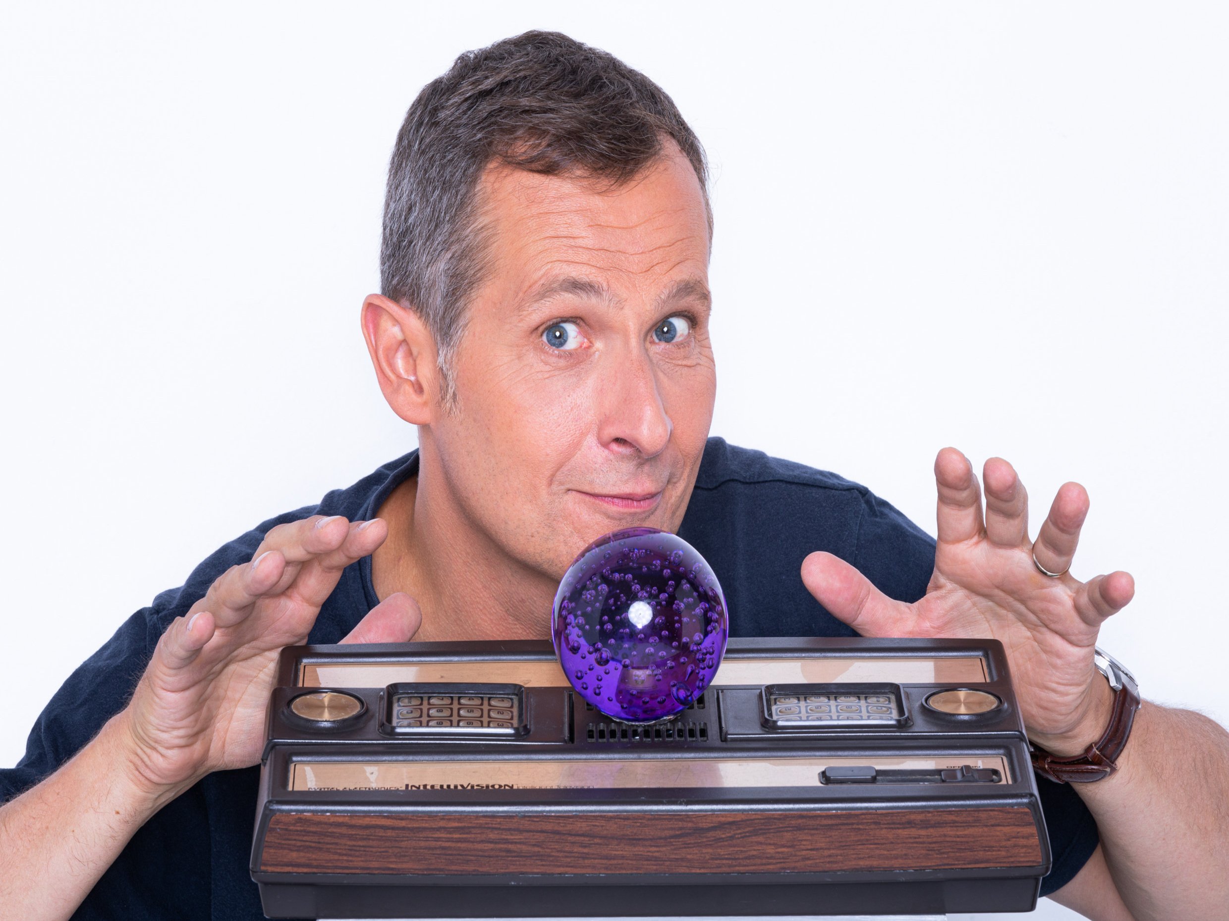 marcus marc lacombe retro game one sourire smile troll moquerie machine remonter temps