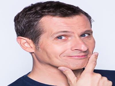 marcus marc lacombe retro game one doigts main sourire smile moquerie troll