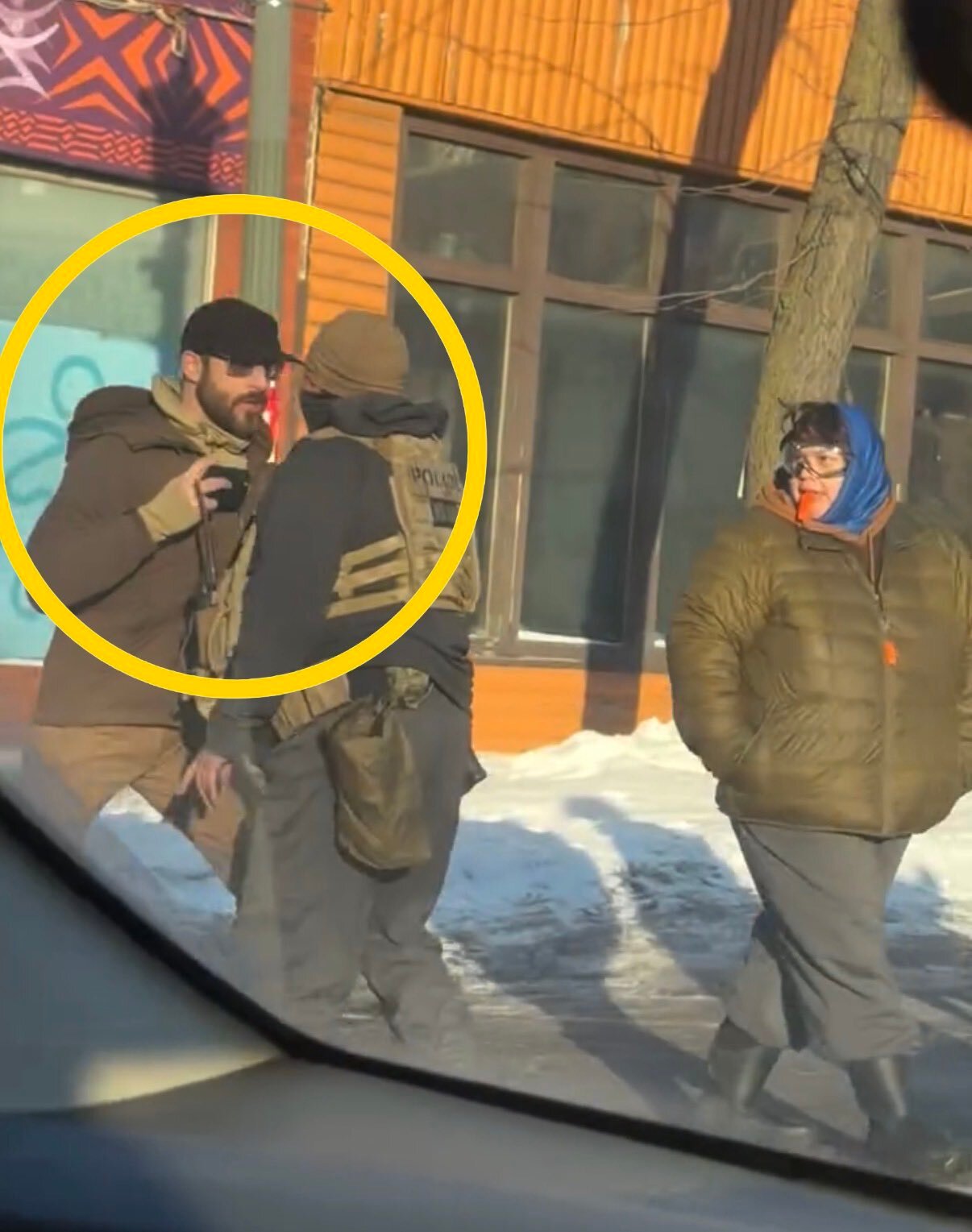 ice usa minneapolis manif gauche gaucho gauchiasse gun shoot migrant clandestin clando