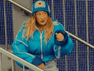 luiza soleil bleu chanteuse gif danse dance style