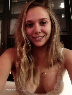 olsen lizzy liz celeb wanda xmen maximoff maxi avenger beauty delice sublime busty breast wife