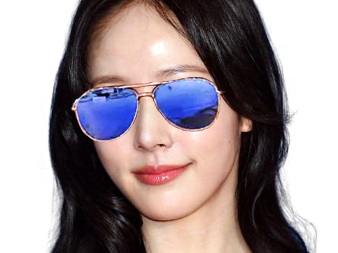 chae won bin coreenne actrice lunettes bleu for sure sourire ready golem