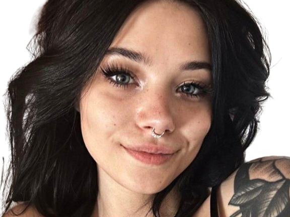 nonsalemwitch goth gothique emo badass belle style tatouage sourire charme piercing