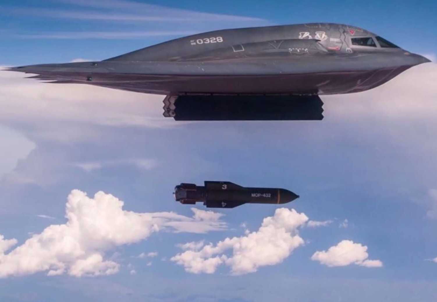 b2 bomber avion chasse furtif bombardier armee air guerre technologique technologie fantome