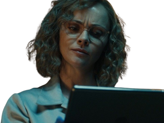 christina ricci misty quigley adulte actrice yellowjackets blonde lunettes folle showtime serie