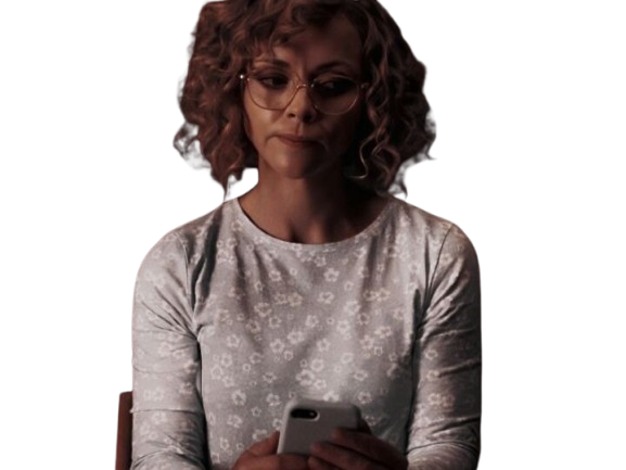 christina ricci misty quigley adulte actrice yellowjackets blonde lunettes folle showtime serie