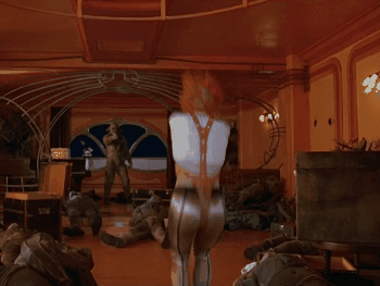 milla jovovich leeloo combat acrobatie sourire maline actrice gif