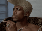 ruby-rhod-acteur-excentrique-star-vip-micro-chris-tucker