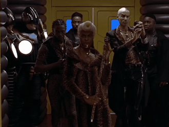 ruby rhod acteur excentrique star vip micro chris tucker