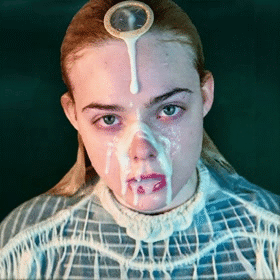 elle fann aurora walt hulu cath plain ginger actress nines babel celeb cine fame people