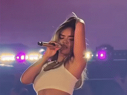 karol g tropicoqueta ivonny bonita show de bad bunny en medellin canta latina foreva gif