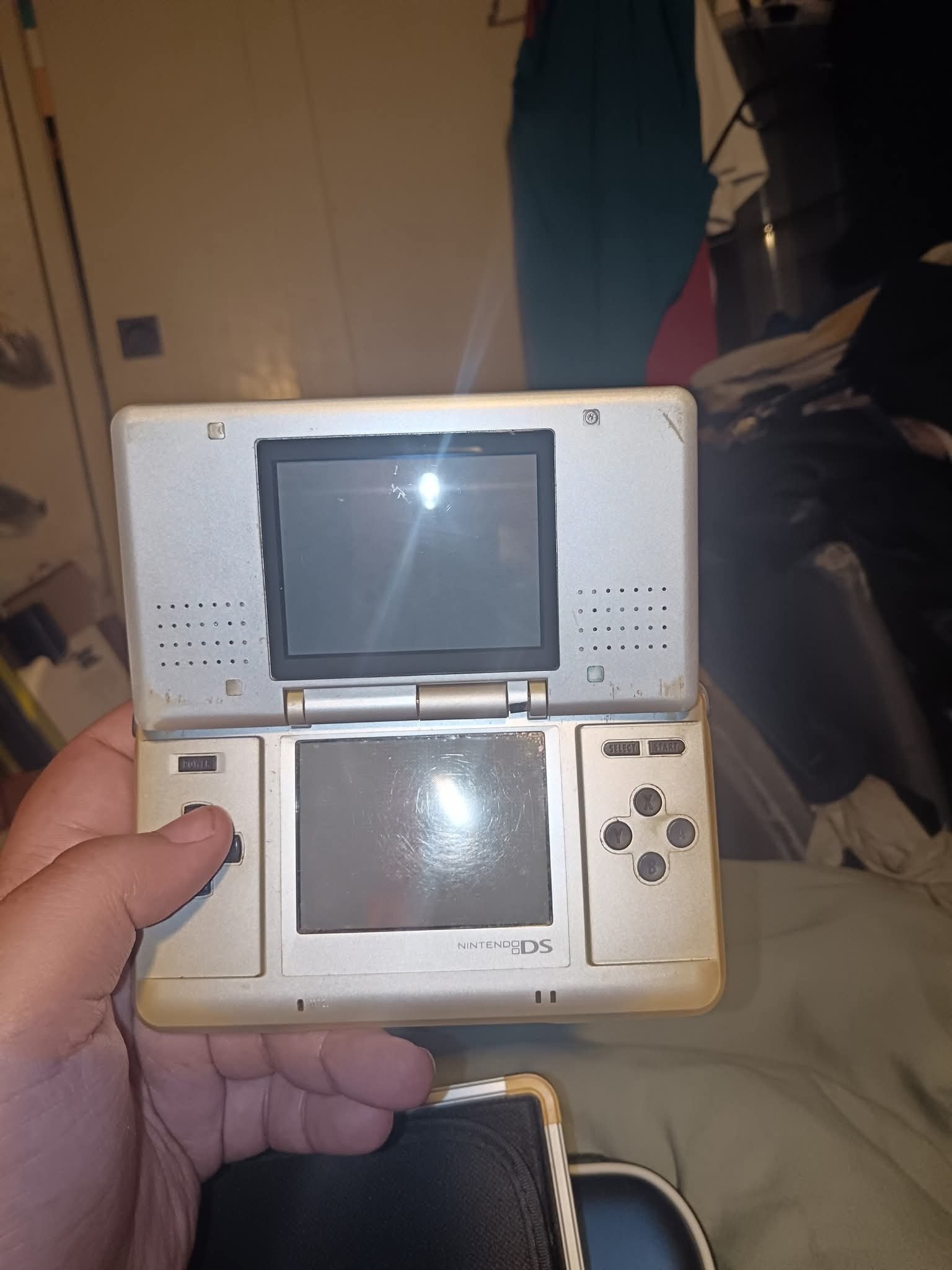 portable console 2000 ds dsi nintendo rouge bordeaux pokemon mario zelda gris tank stylet