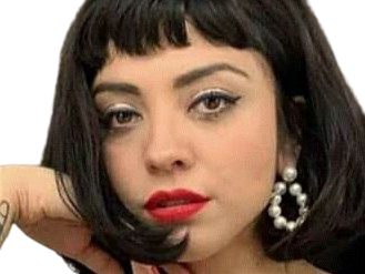 mon laferte norma chanteuse auteure compositrice latine mexicaine chilienne trentaine trentenaire brune femme