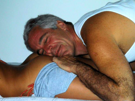 jeffrey-epstein-dossiers-files-photo-cul-fesses-femme-coussin-sommeil