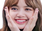 lisa-blackpink-huh-