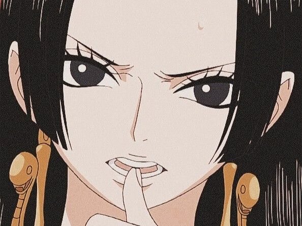 boa hancock one piece cheveux noirs boucles oreille serpent bloop