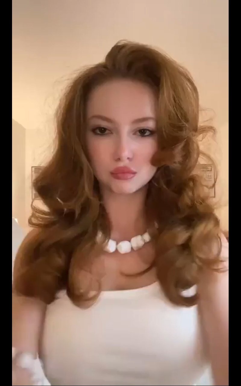 francesca capaldi redhead rdh actress walt crown lake blog busty breast tit beauty delice fame