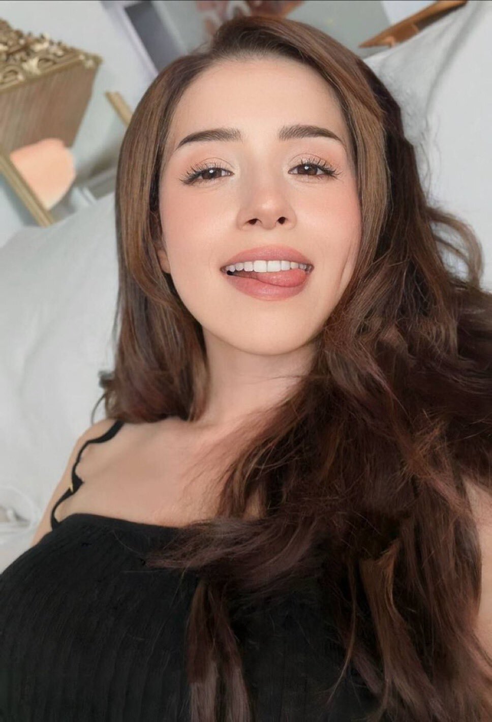 pokimane poki arab rabza celeb tiny valorant yt influ tok gam vid kebap durum oukhty