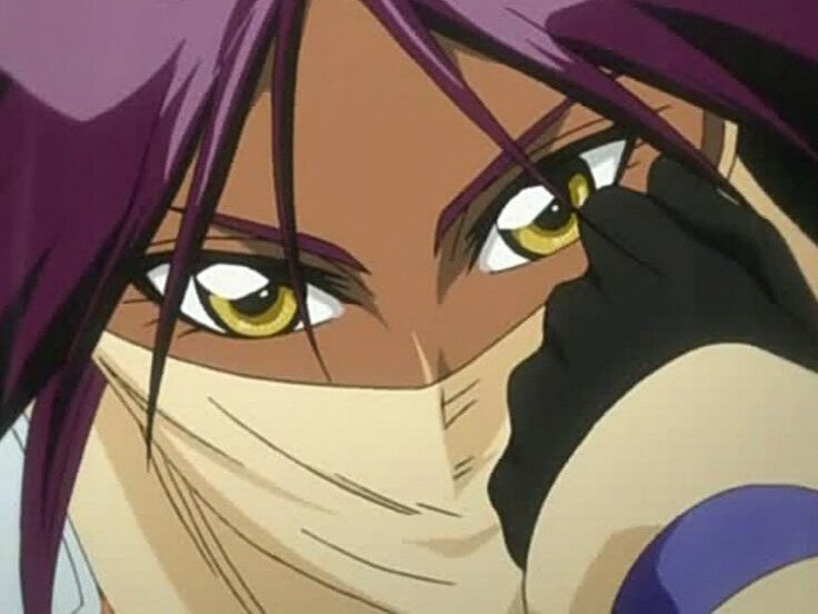 yoruichi shihouin bleach peau mate yeux ambre jaune cheveux violets desdemone loco bloop