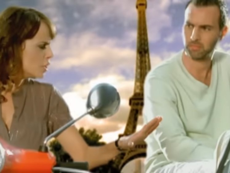 koxie scooter paris sarah knafo eiffel tour catcall putain relou harcelement rue