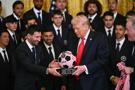 lionel-messi-leo-donald-trump-ballon-rose-maga-republicain-etats-unis-argentine-football