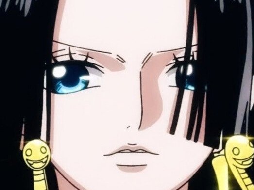 boa hancock one piece cheveux noirs boucles oreille serpent bloop