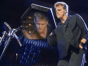 al corley chanteur ambiance zinzin batterie gif dance danse