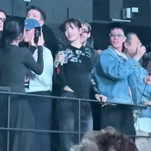 amat tiny fine curb slut hoe whore catin toutes female tepu metoo femen puta move