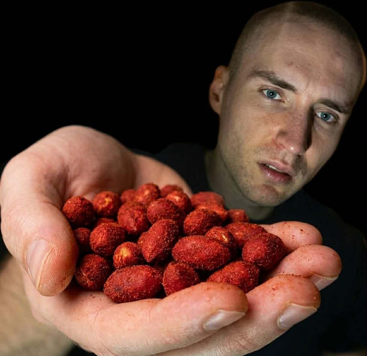 valentin kuntz paprika papriked fou zinzin psycho msa tare chauve vomi cacahuete