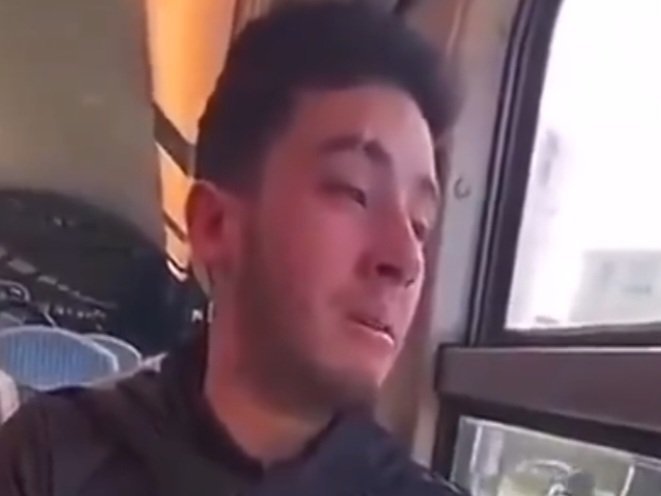 cuck larme beta parisien teen sucree des iles rer