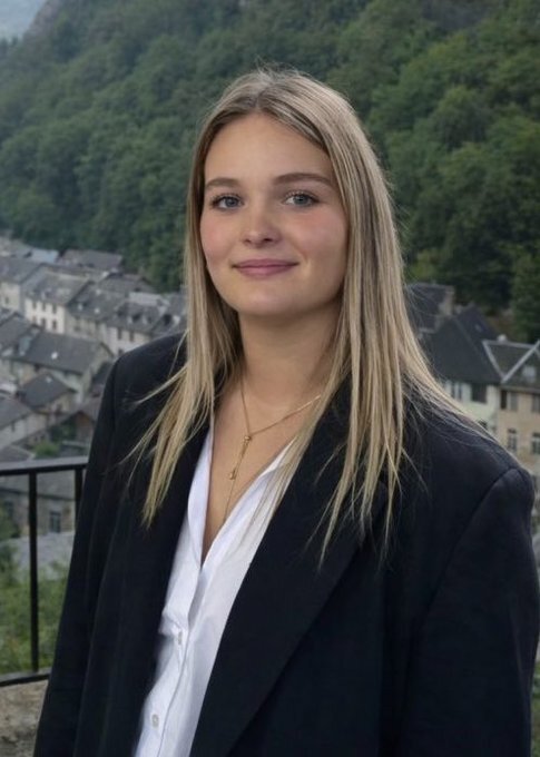 charlotte perefarres maire de saint-beat-lez teen femme meuf fille bave