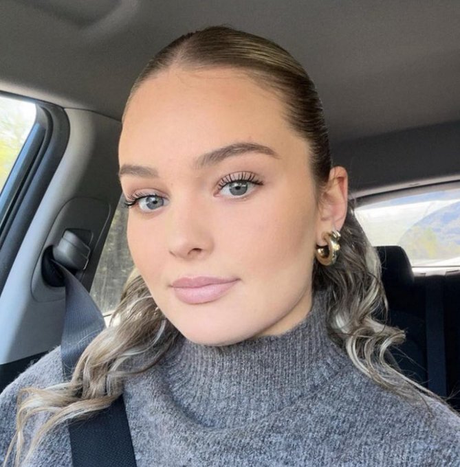 charlotte perefarres maire de saint-beat-lez teen femme meuf fille bave