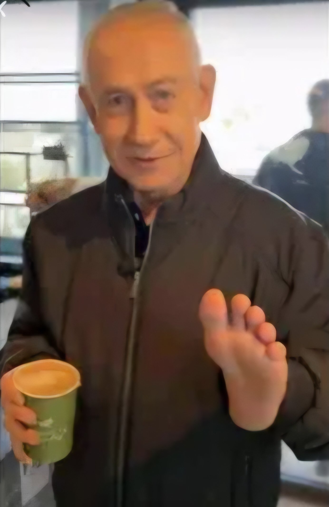 bibi sataf cafe pied gobelet 6 six doigts