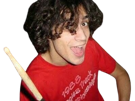 fabrizio-fab-moretti-musicien-batteur-americain-bresilien-the-strokes-cheveux-boucles-rock-independant