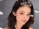 danielle-marsh-newjeans-kpop-idol-queen-couronne-reine-belle-fille-coreenne-australienne-gif