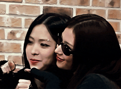 itzy - shin ryujin shinryujin kpop korean pop asian korea coreenne coree sana minatozaki