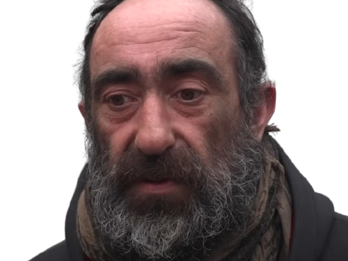 sdf clochard clodo alcool alcolique dechet barbe calvitie