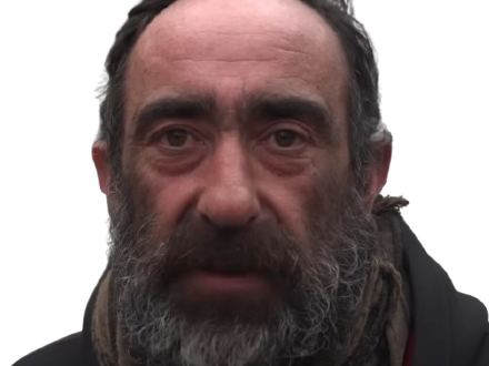 sdf clochard clodo alcool alcolique dechet barbe calvitie