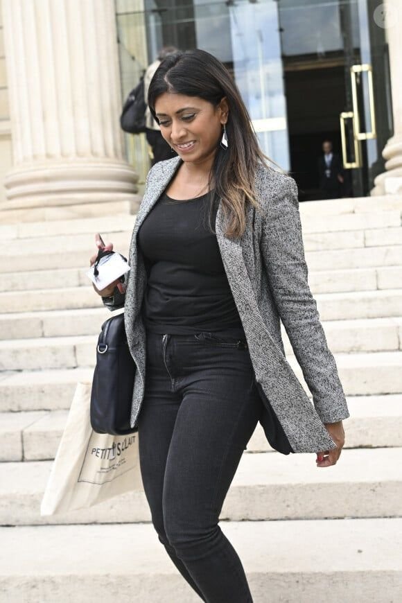 bzez meule loche obus femme meuf fille teen bave prisca tevenot