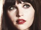 felicity-jones-star-wars-cheveux-noir-poetesse-non-romancable-dommage-bloop