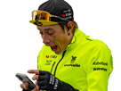 jonas-vingegaard-fluo-cyclisme-velo-content-effraye-telephone-peur-mobile-portable