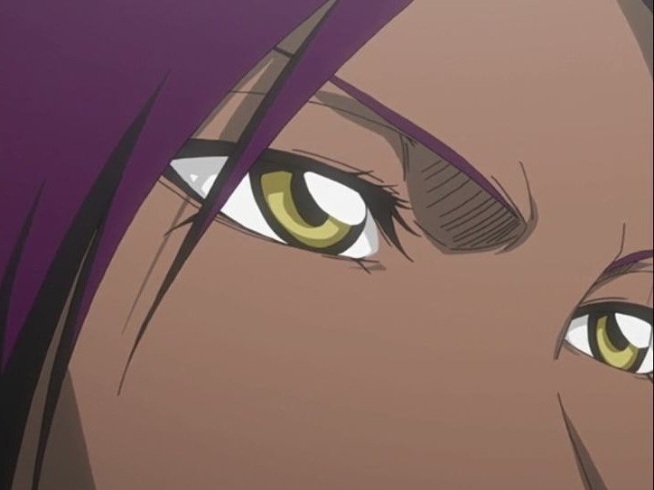 yoruichi shihouin bleach peau mate cheveux violet yeux ambre desdemone bloop
