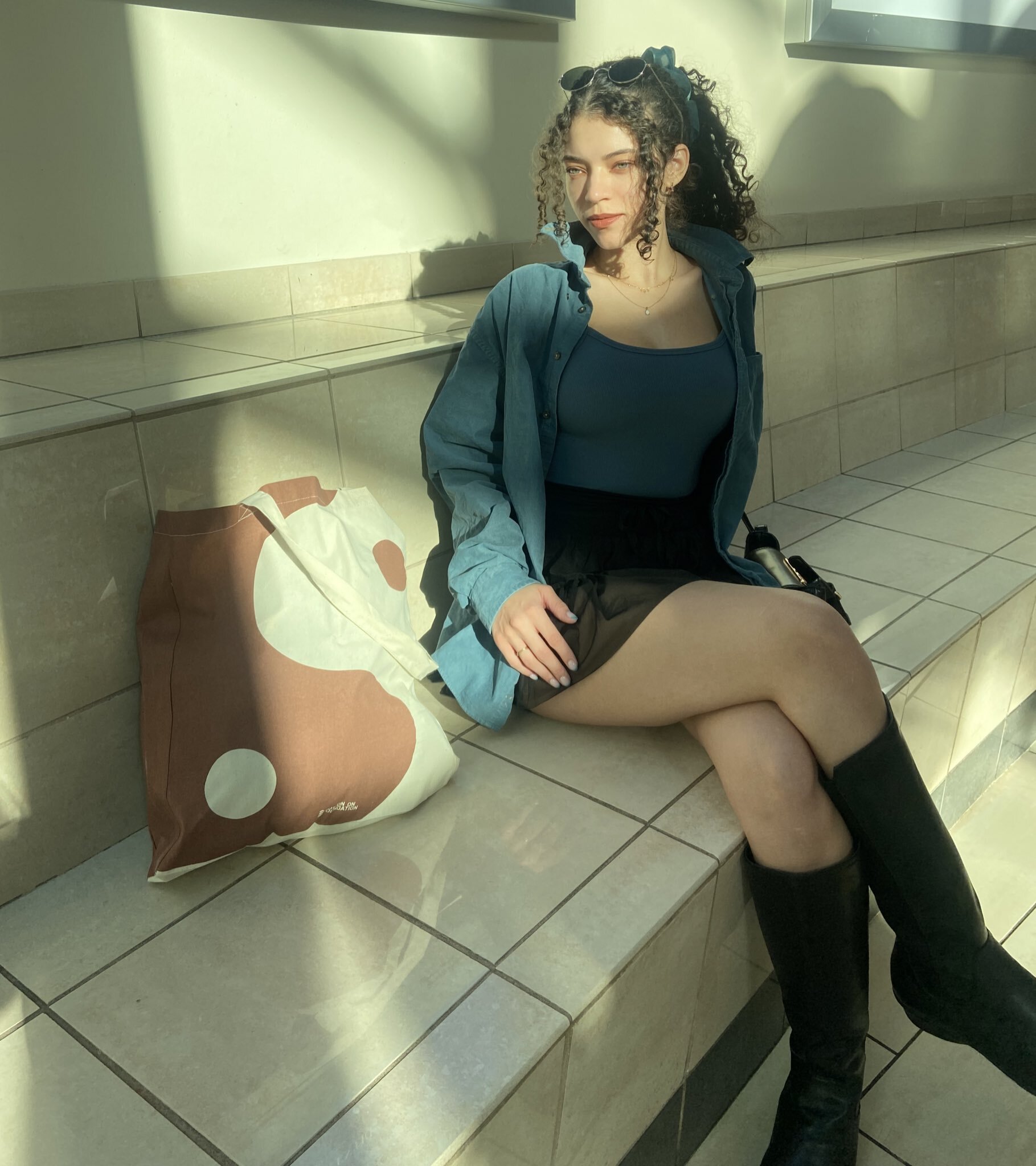 brittany venti britt actress celeb fame people busty breast tit volupt round influ tok yt