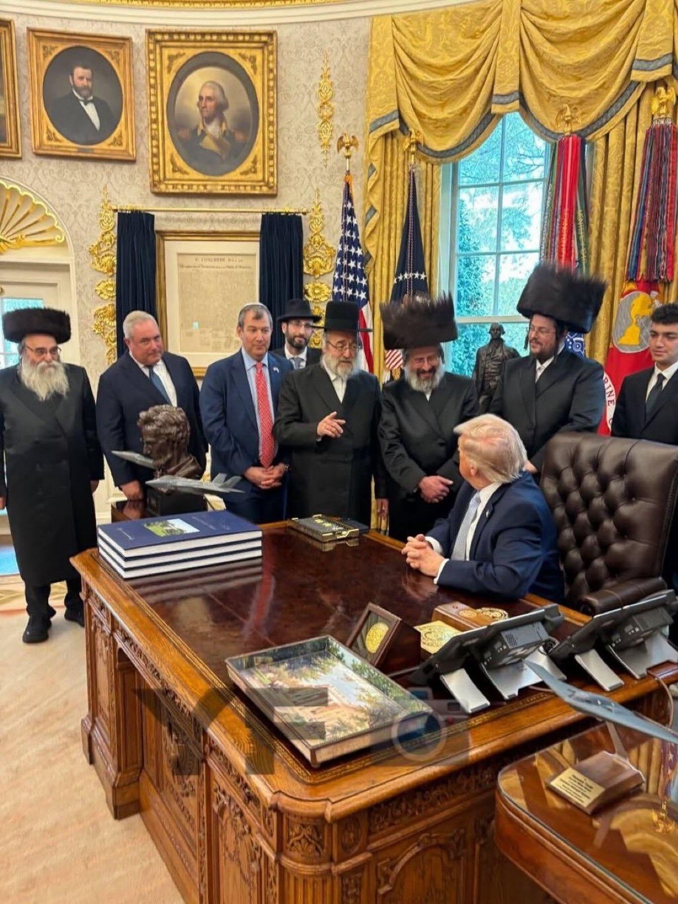 juif chapeau trump traditionnel coutume poil fourrure shtreimel maison blanche orthodoxe