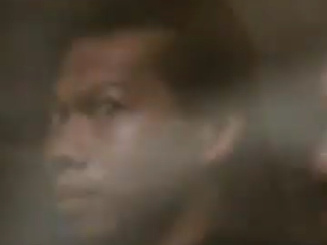 bolo vitre bus reflet jean claude van damme kumite fight combat film bloodsport kickboxing chine