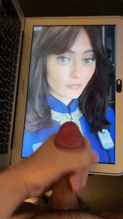 ella purnell uk brit actress fall out pereg arca jnx gwyn prod trek fanatic tribute